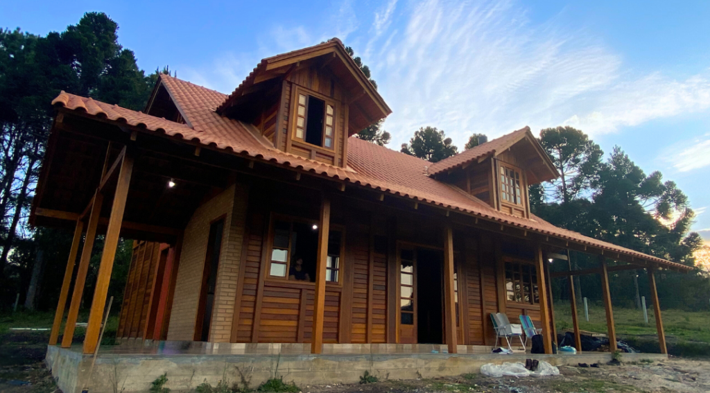 Casa de madeira de lei