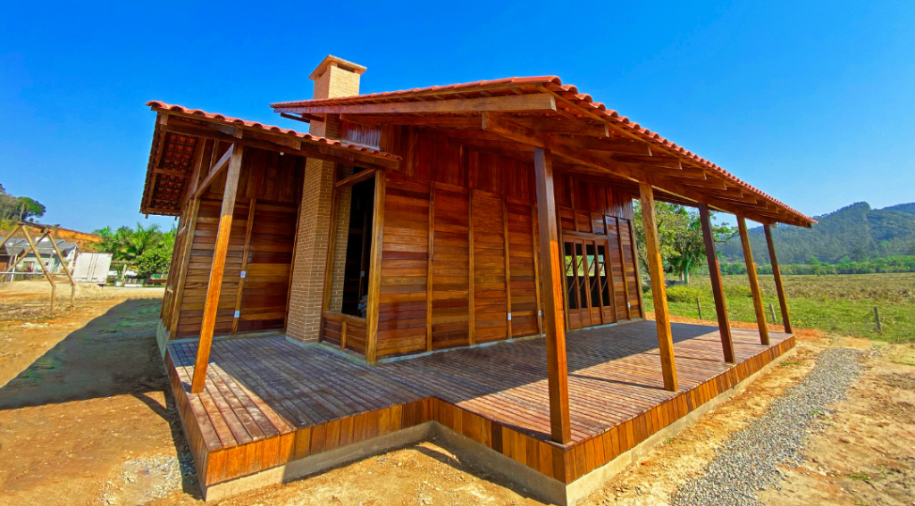 Casa de madeira de lei